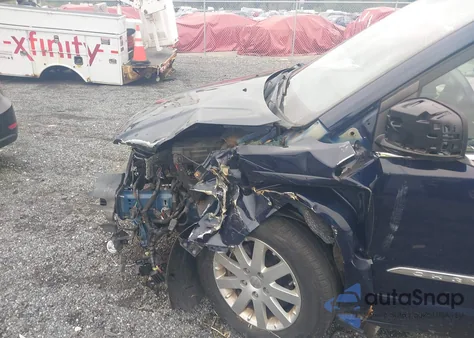 2013 Chrysler Town & Country Touring z USA, uszkodzony, nr VIN 2C4RC1BG8DR796846